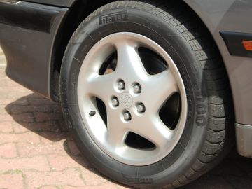 Peugeot 605